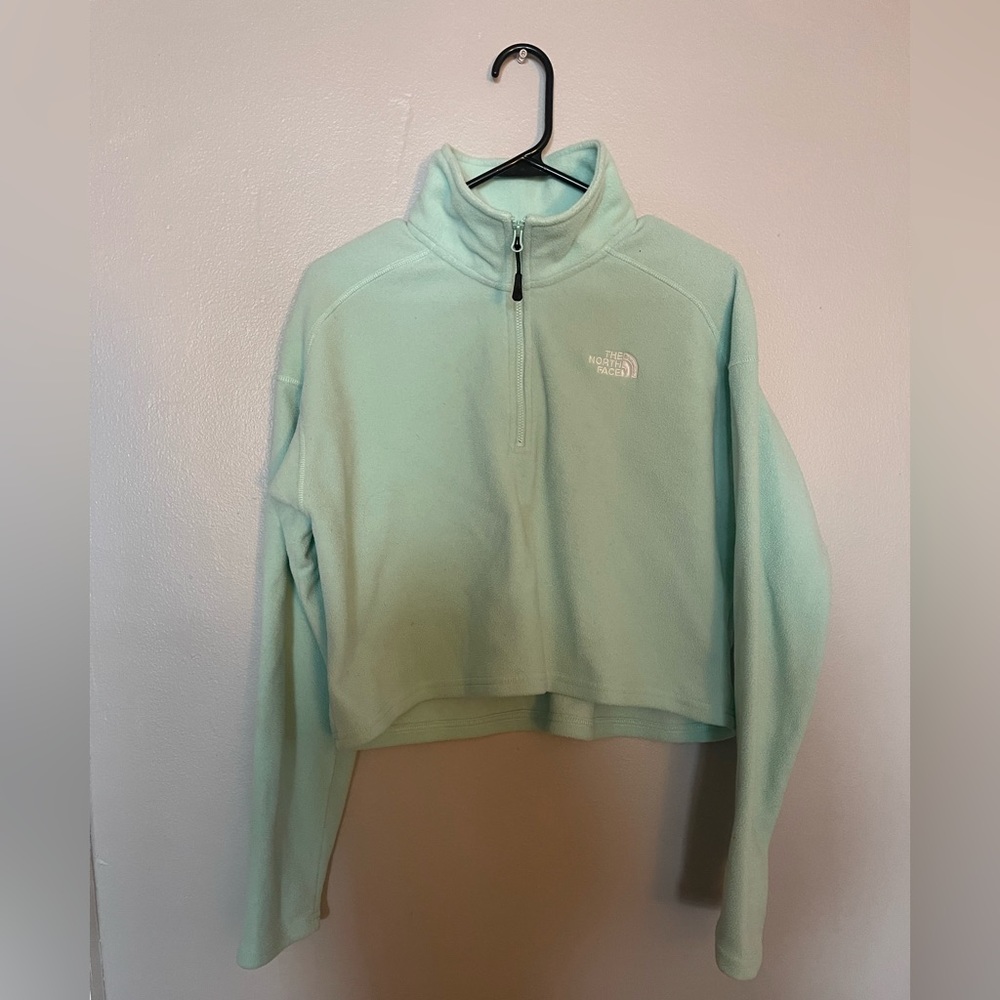 Large Cropped Women’s North Face Sweatshirt